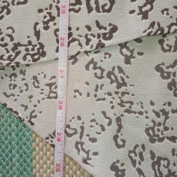 Rose + Olive Tunic Blouse Size Medium - Picture 12 of 14